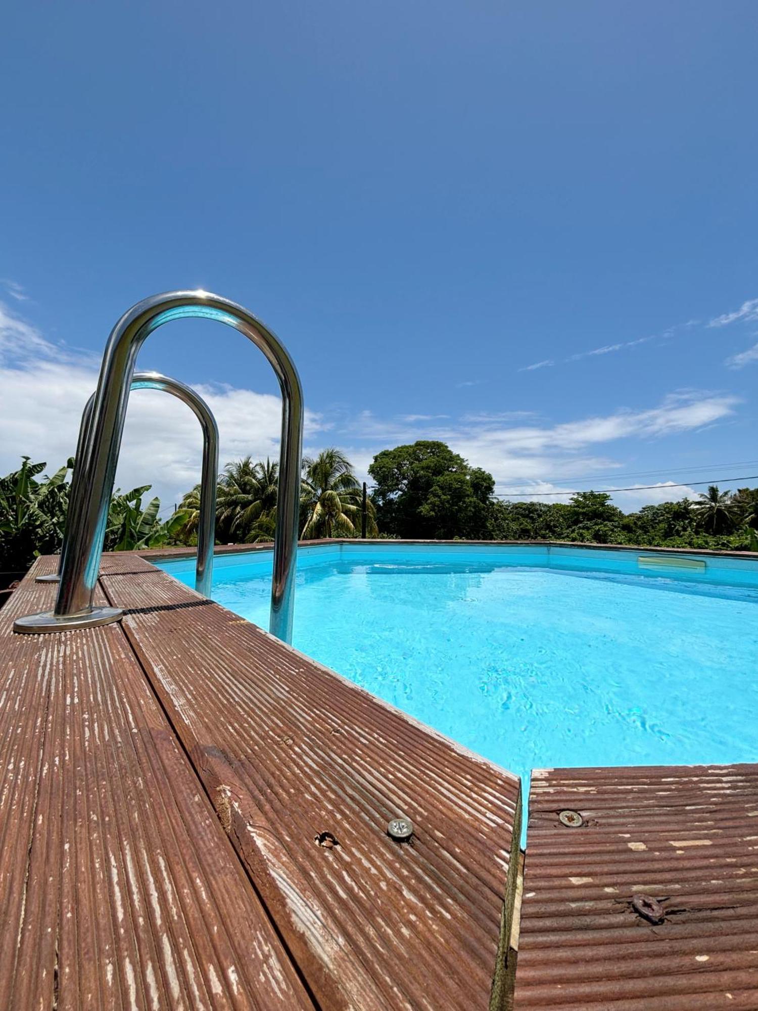Bung'Hello Village, Piscine Et Parking Gratuit Trois-Rivières Eksteriør bilde